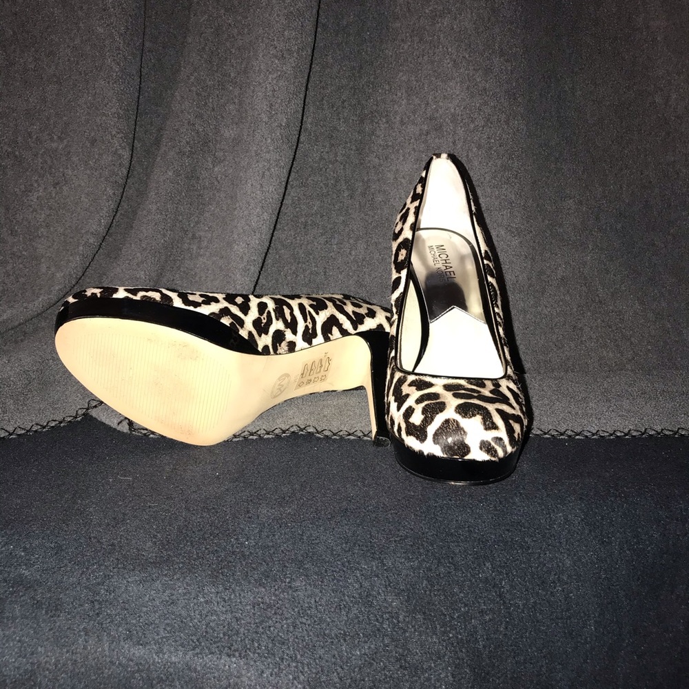 Shoes - Picture 2 of 3